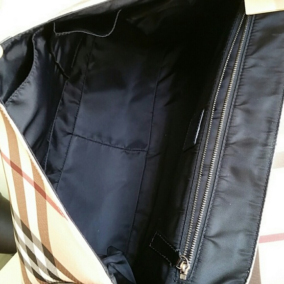 Authentic Burberry messenger crossbody bag - Picture 4 of 8